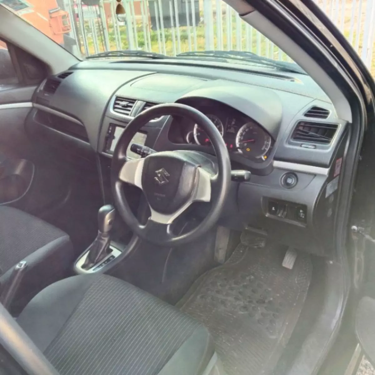 interiorFront