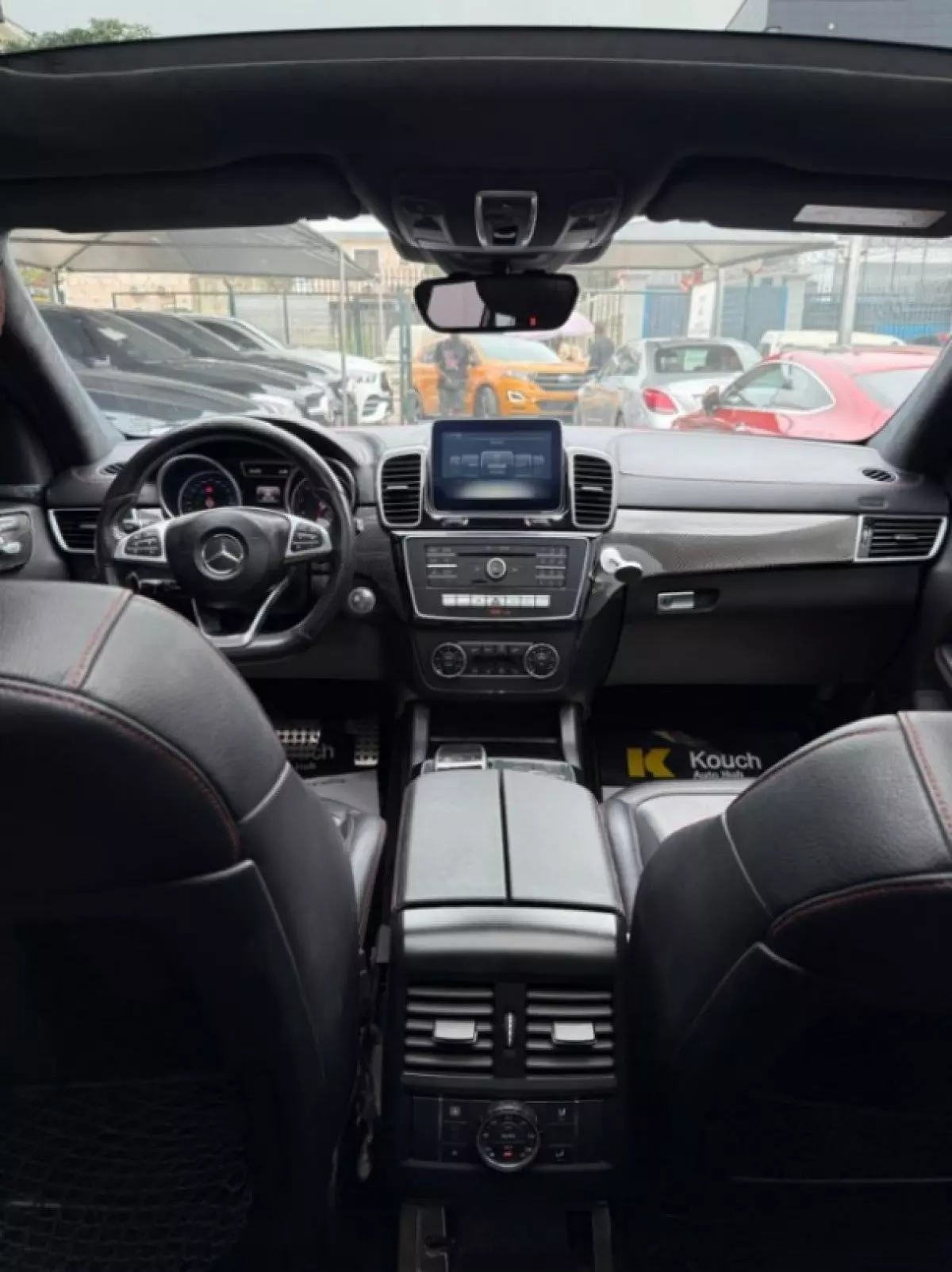 interiorFront