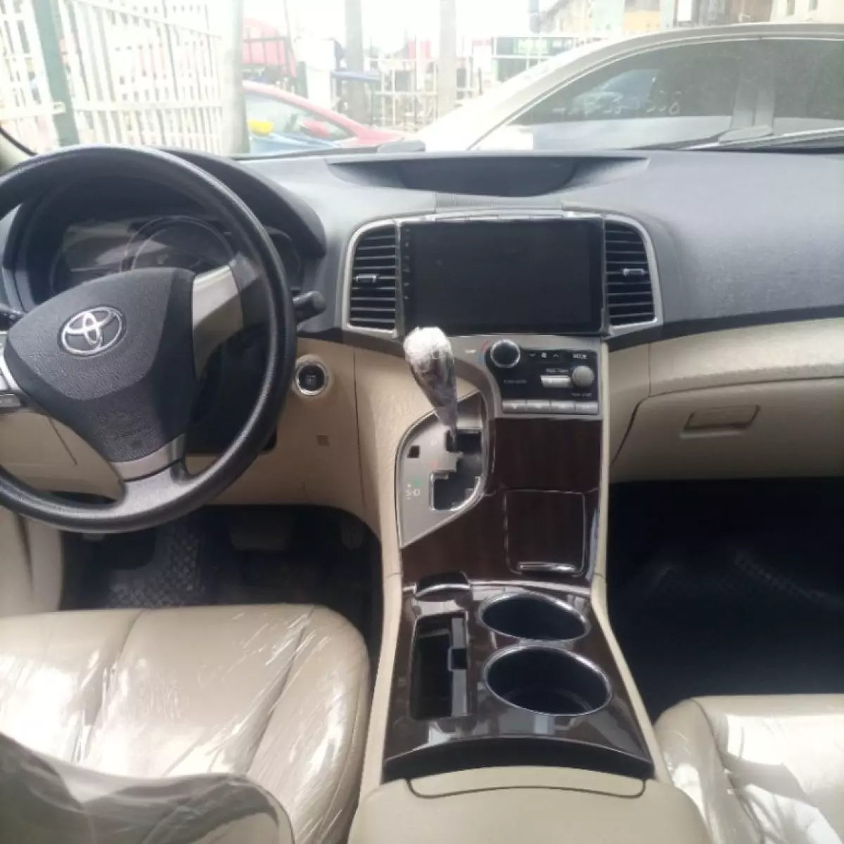 interiorFront