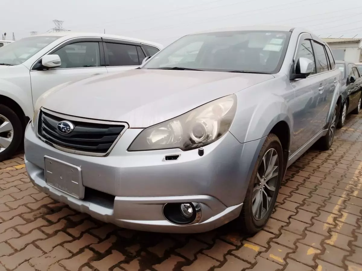 Subaru Outback - 2010