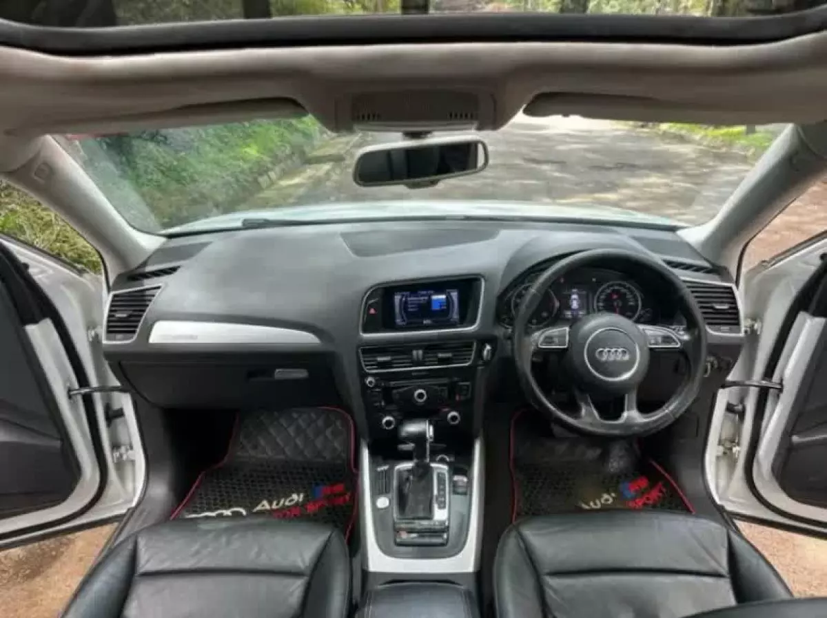 interiorFront