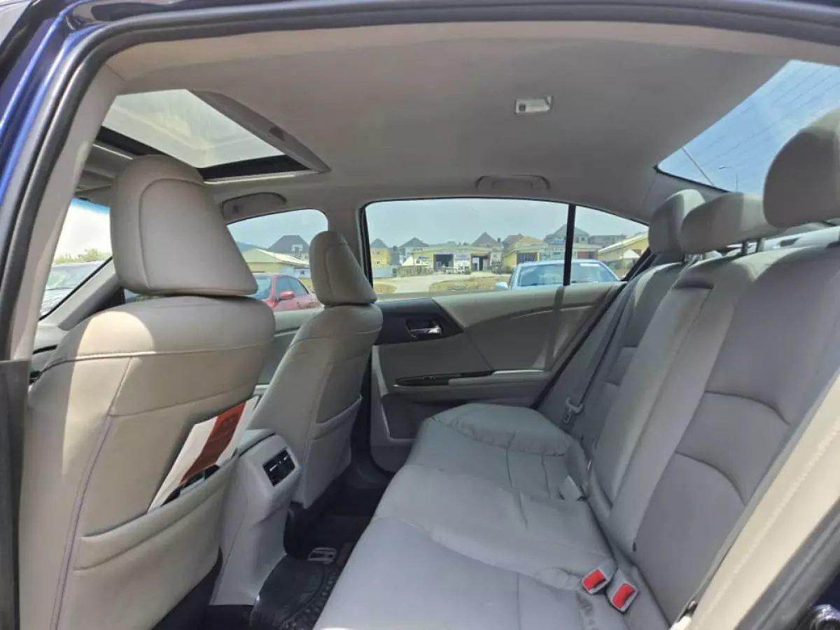 interiorBack