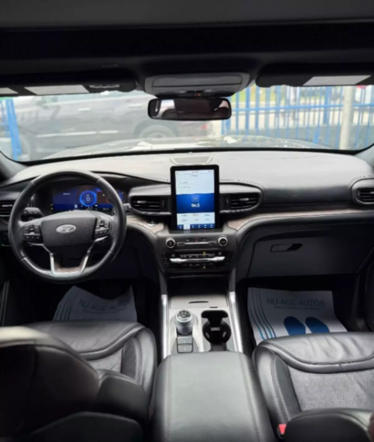 interiorFront