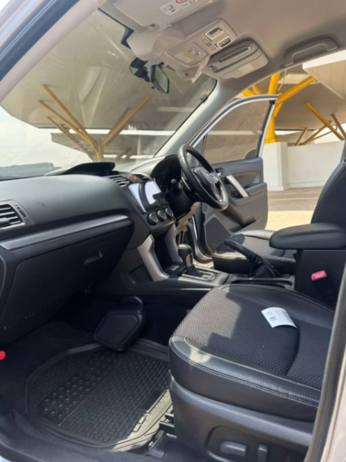 interiorFront