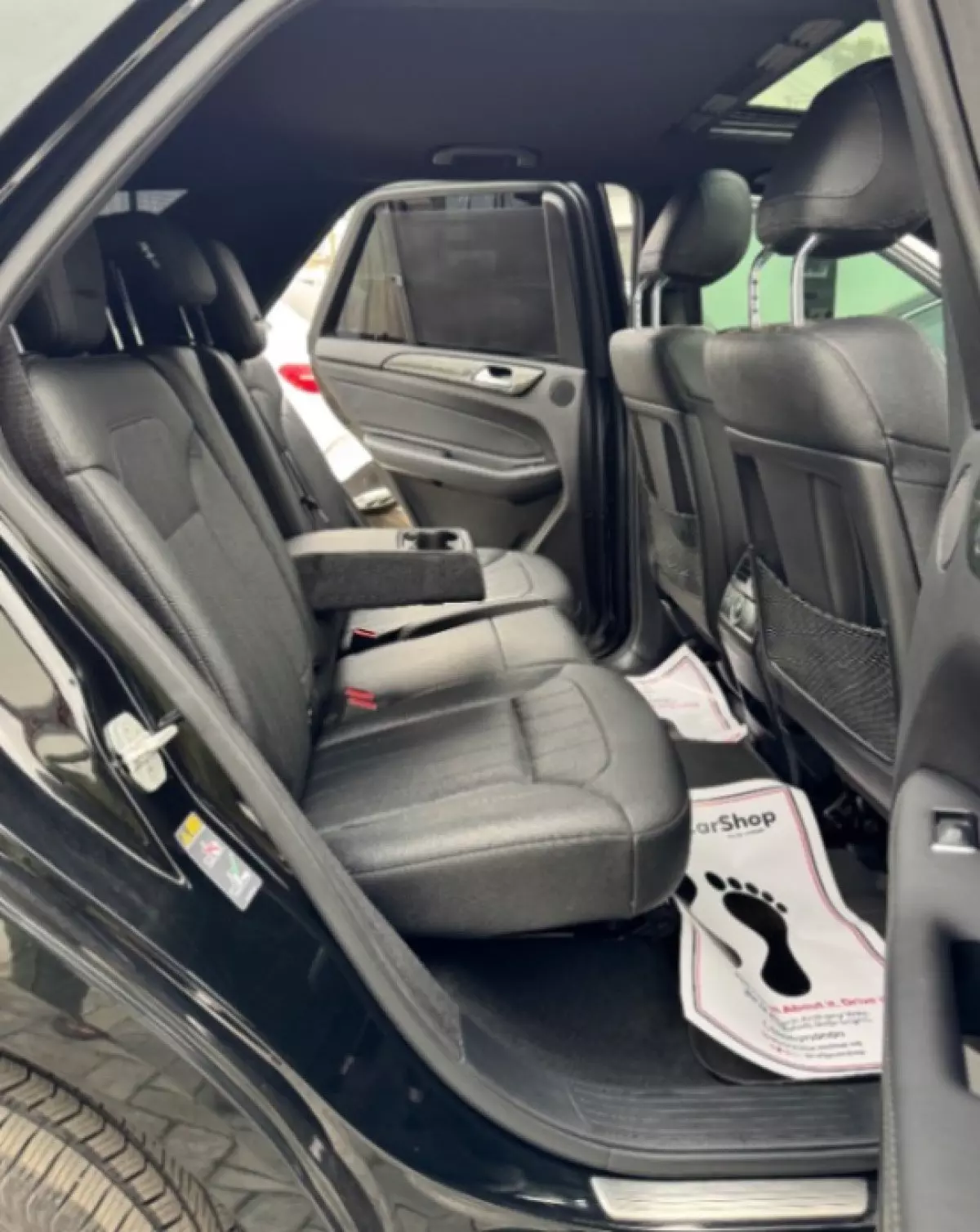 interiorBack