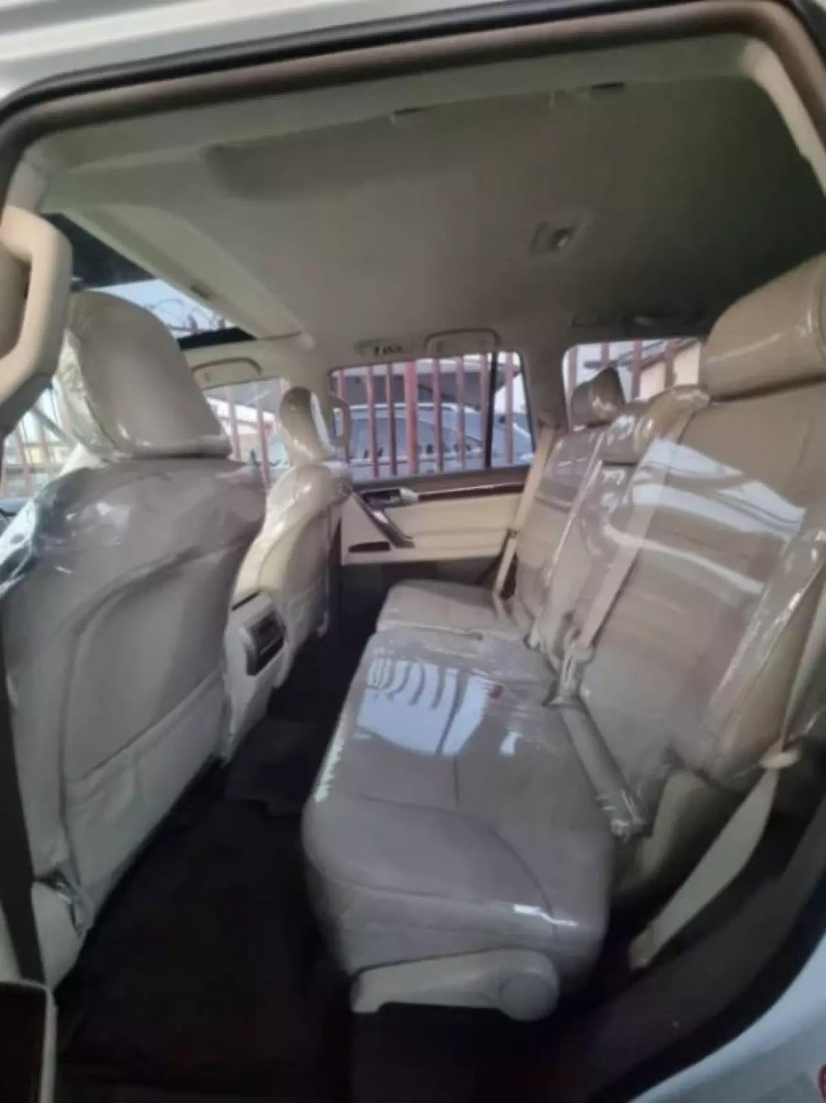 interiorBack