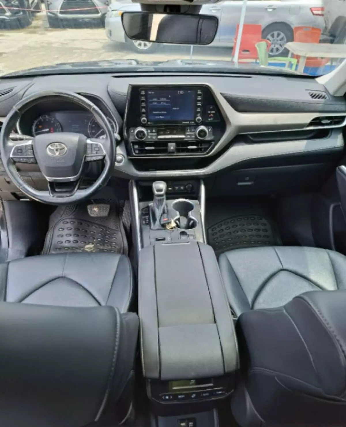 interiorFront
