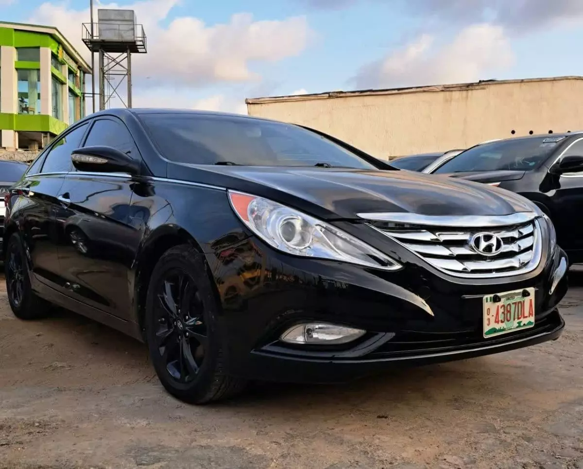 Hyundai Sonata - 2011