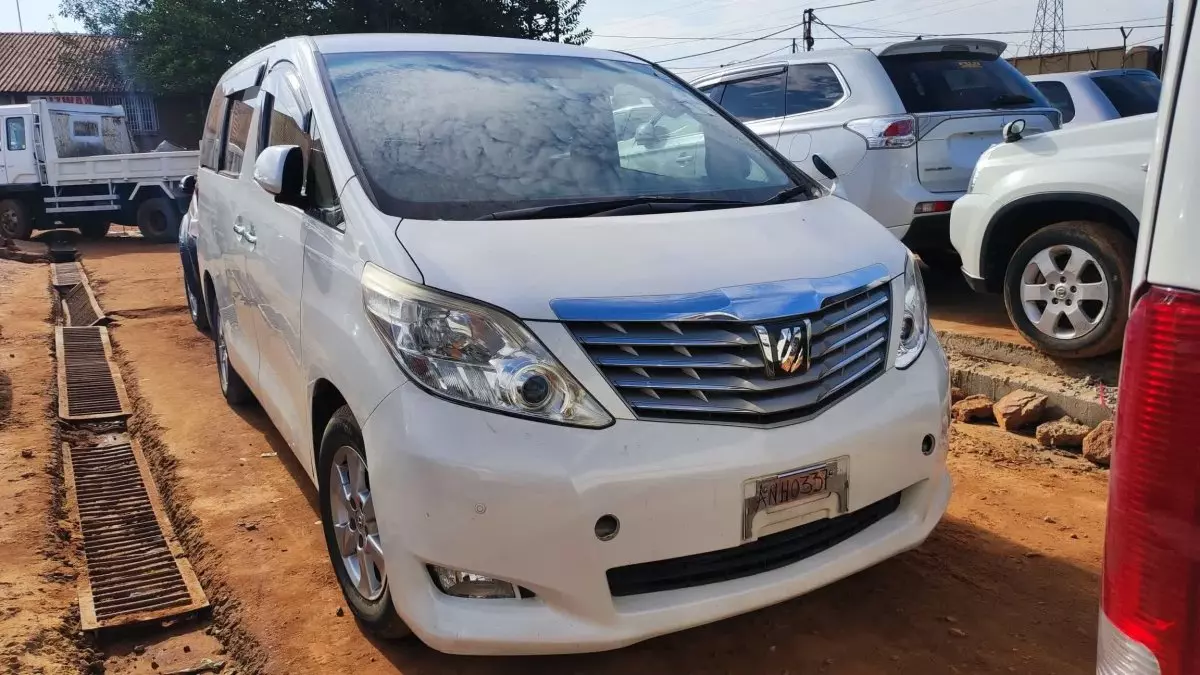 Toyota Alphard - 2010