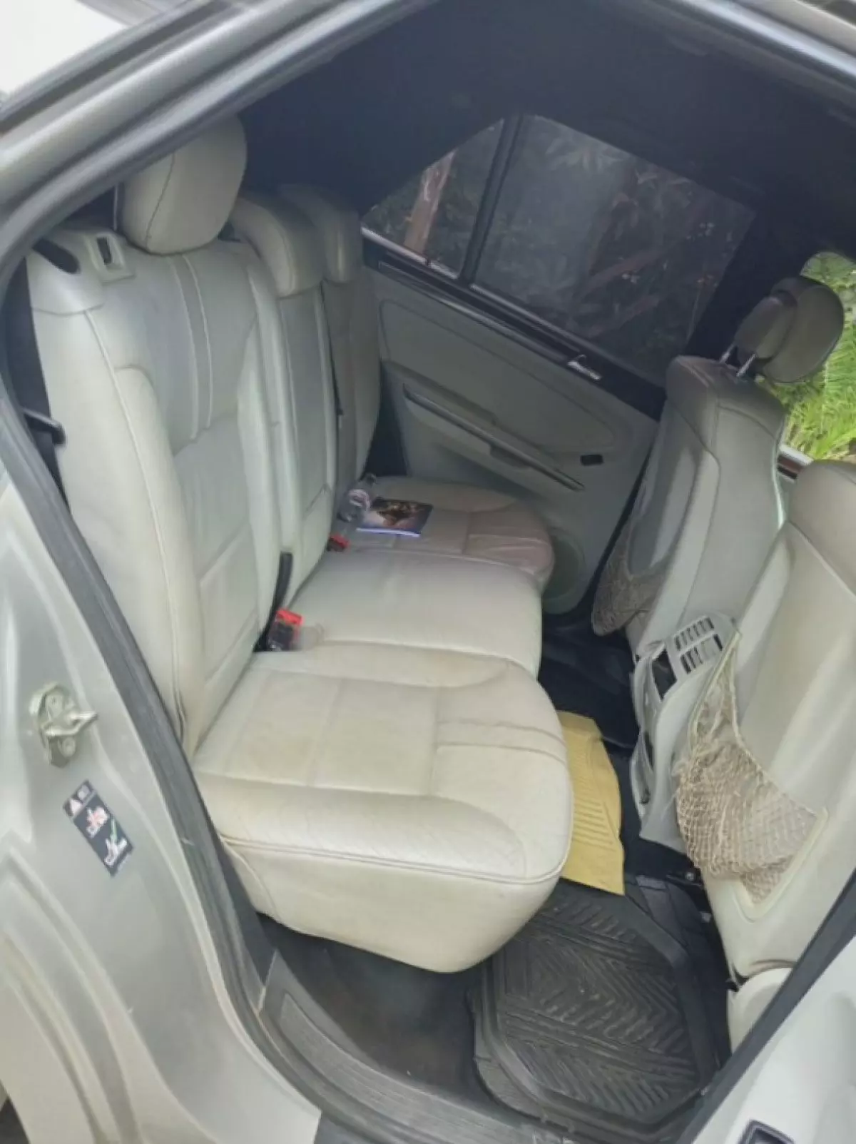 interiorBack