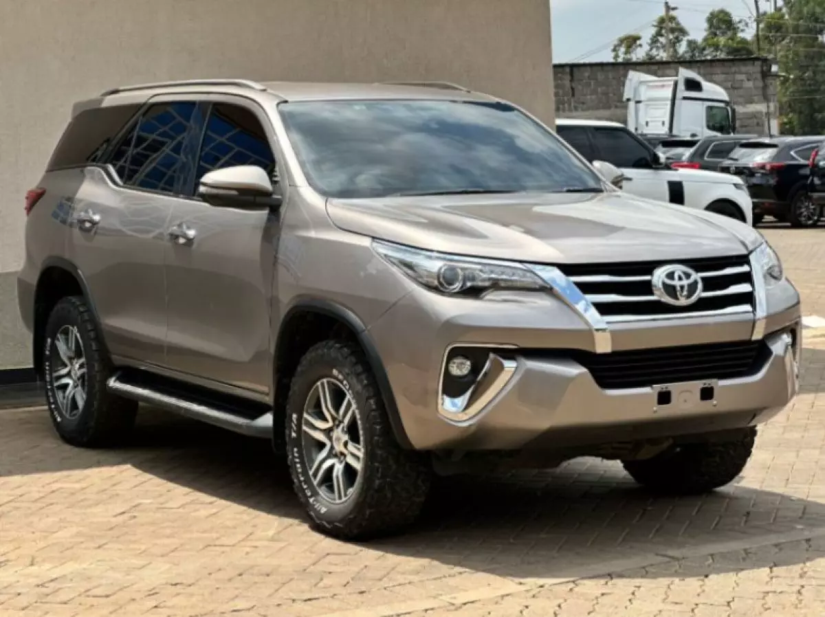 Toyota Fortuner - 2017