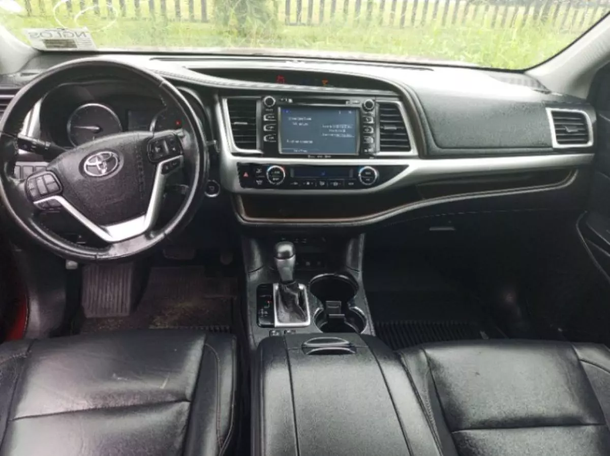 interiorFront
