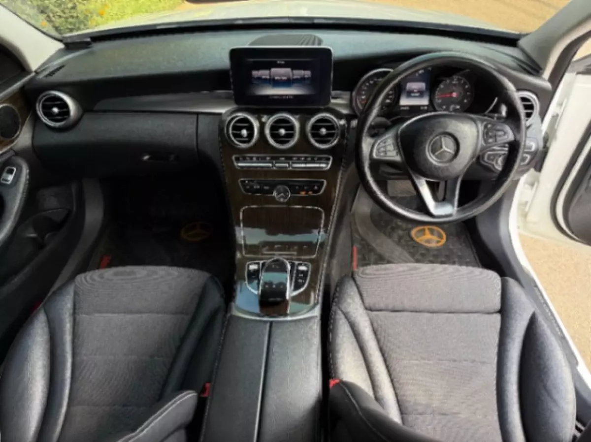interiorFront