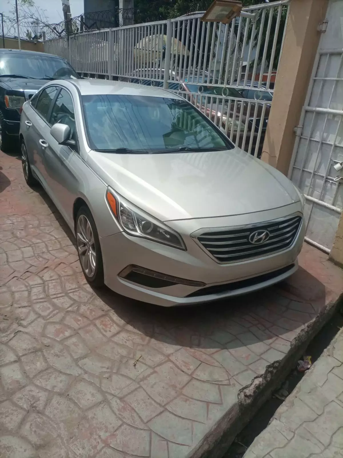 Hyundai Sonata - 2015