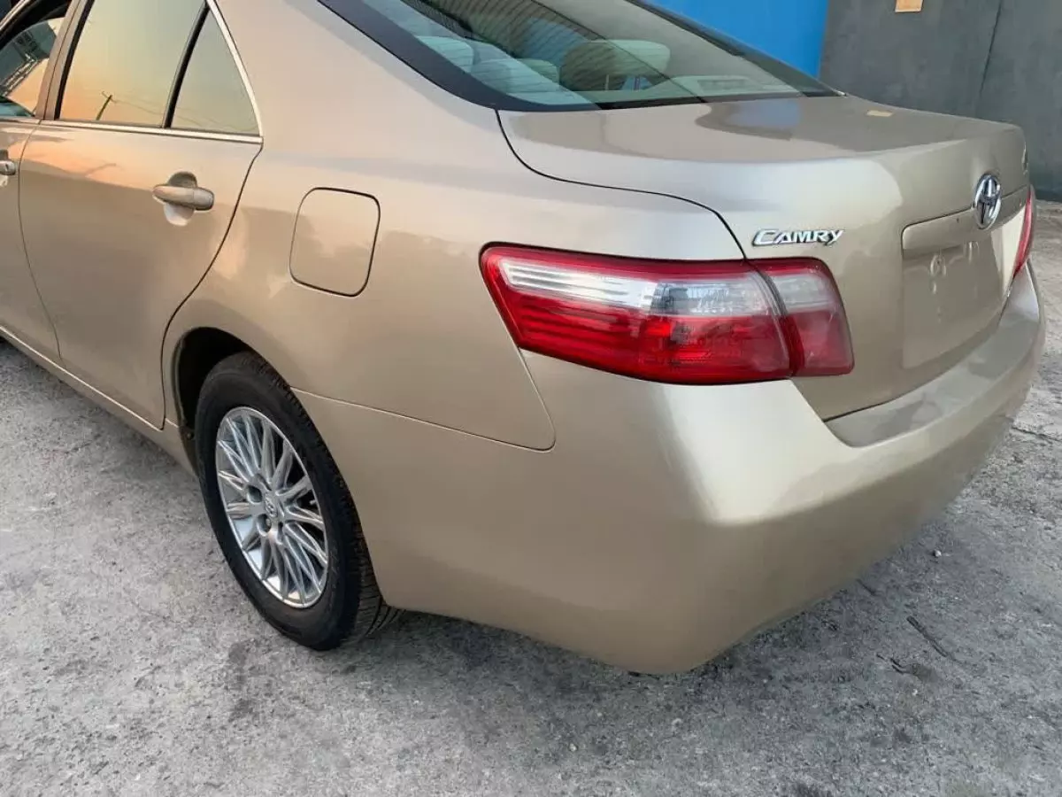 car Right Back