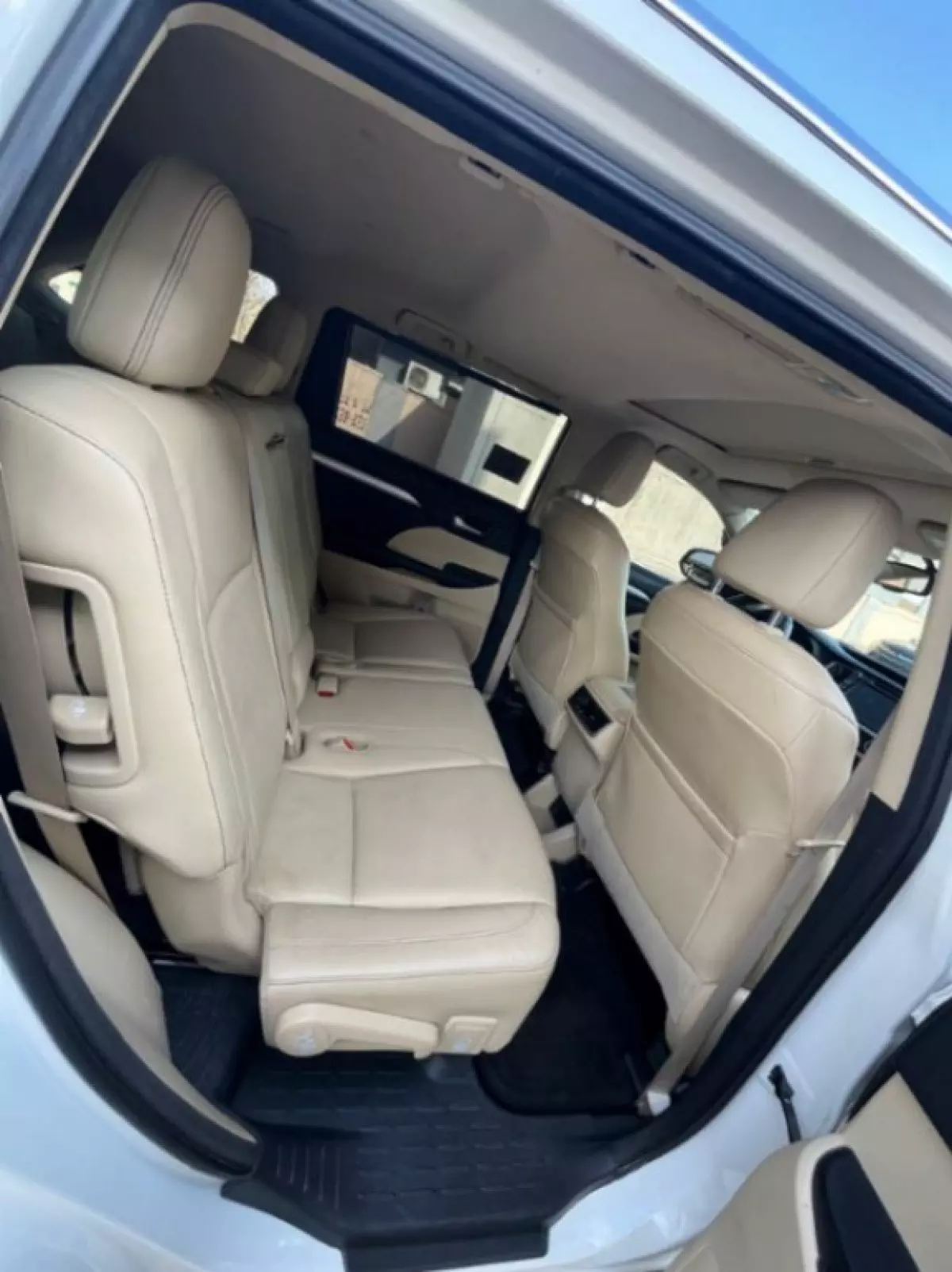 interiorBack
