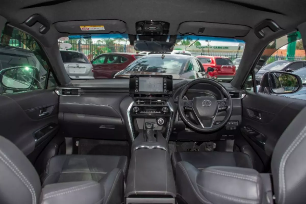 interiorFront