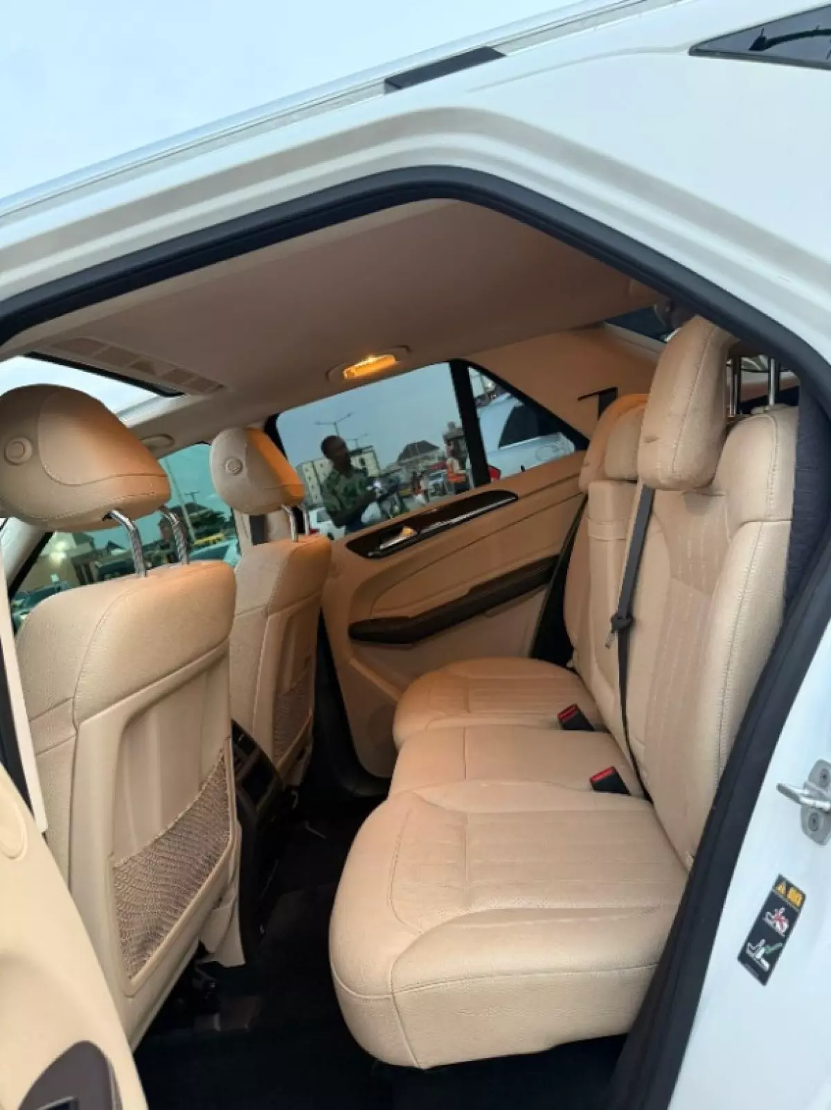 interiorBack