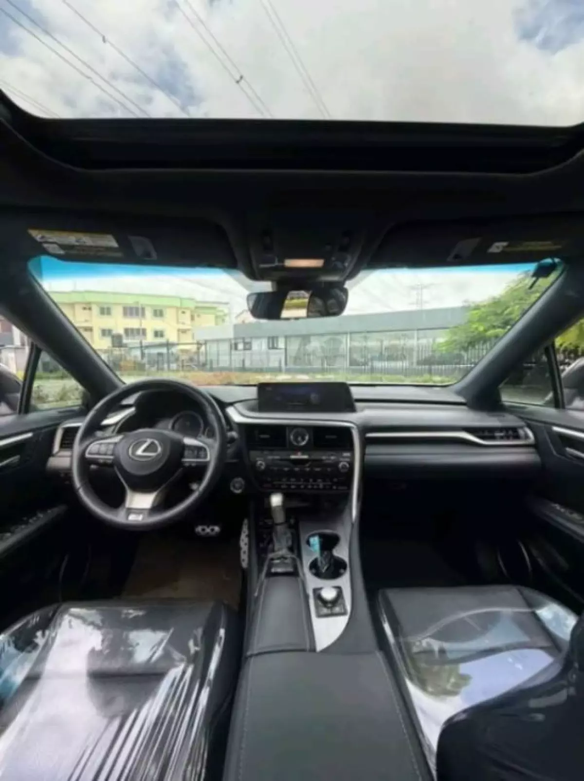 interiorFront