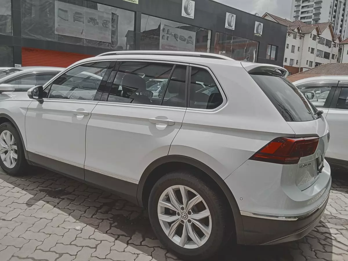 car Right Back
