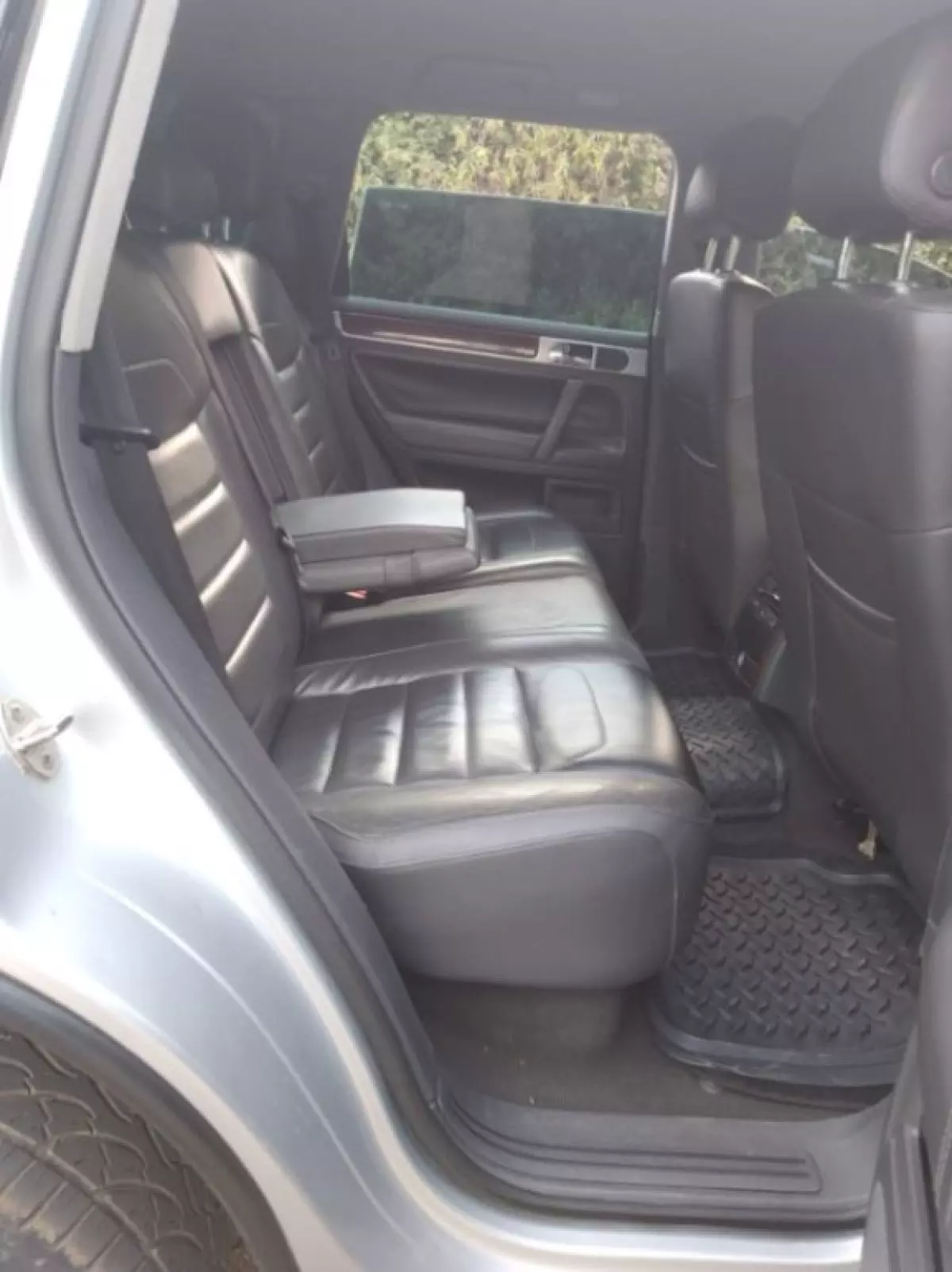 interiorBack