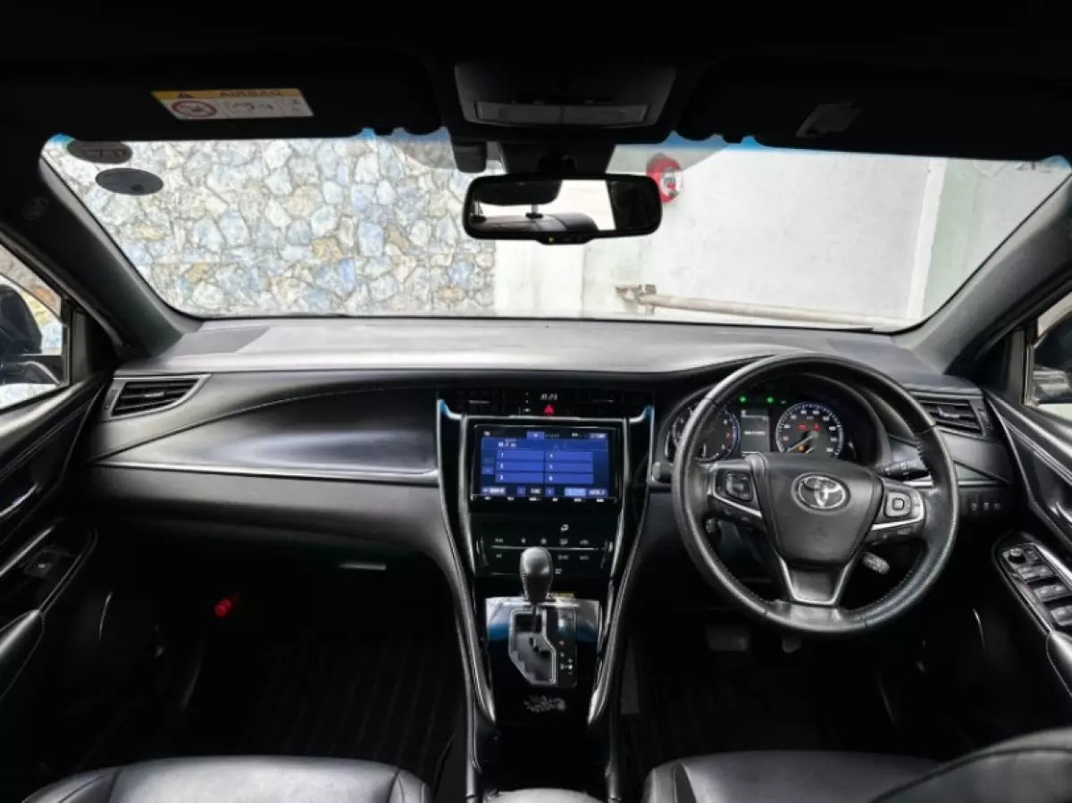 interiorFront