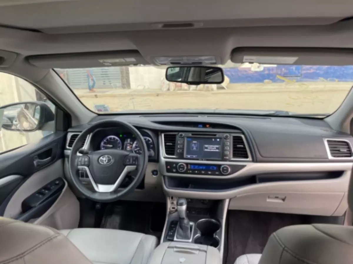 interiorFront