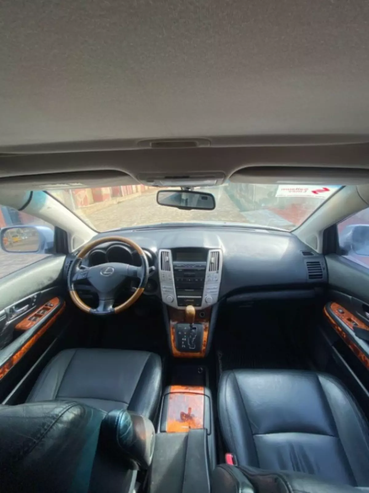 interiorFront