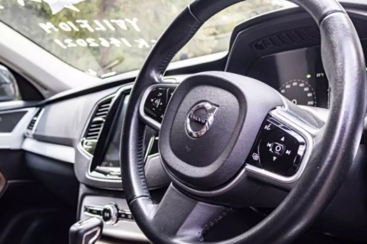 interiorFront