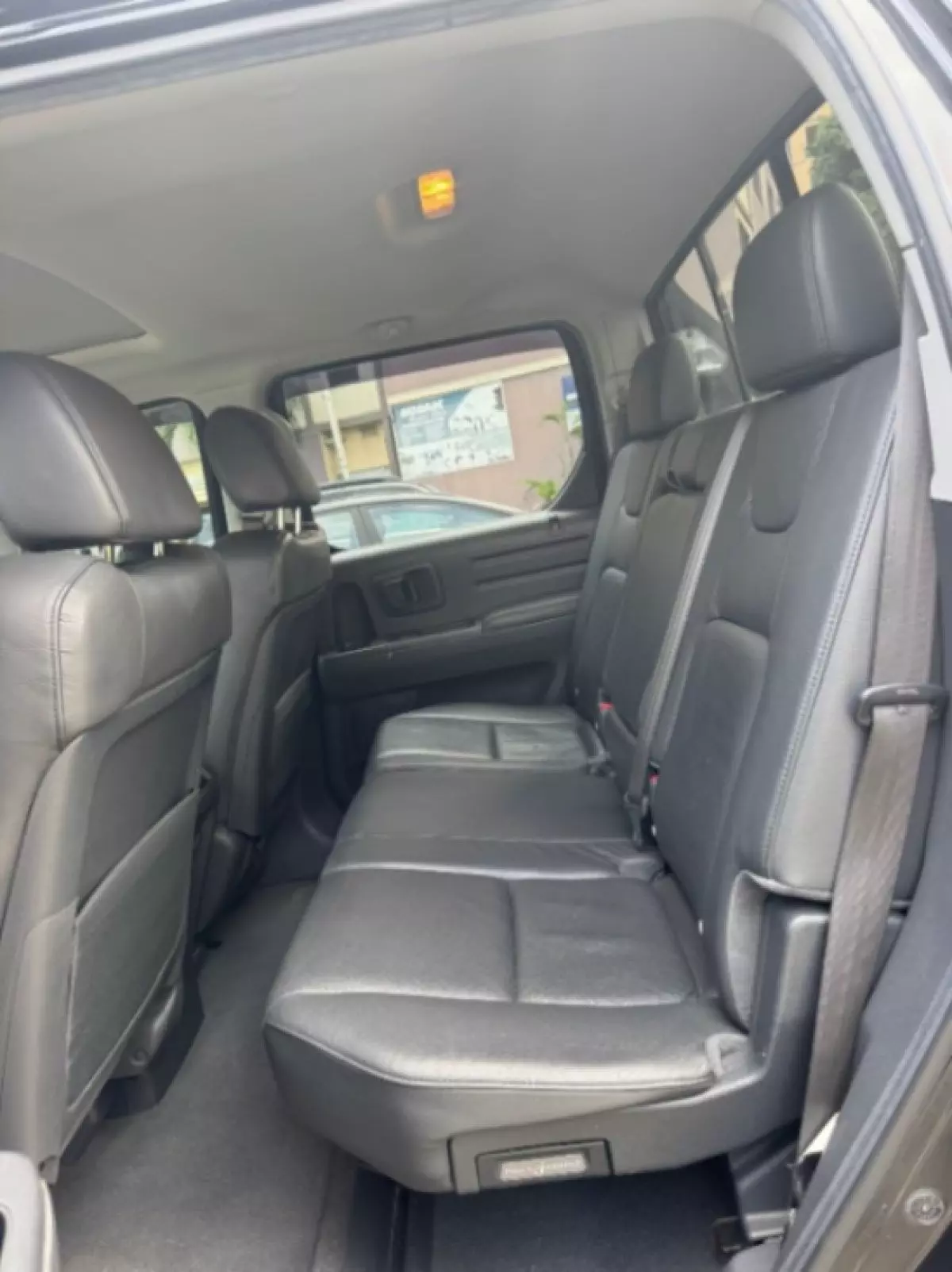 interiorBack