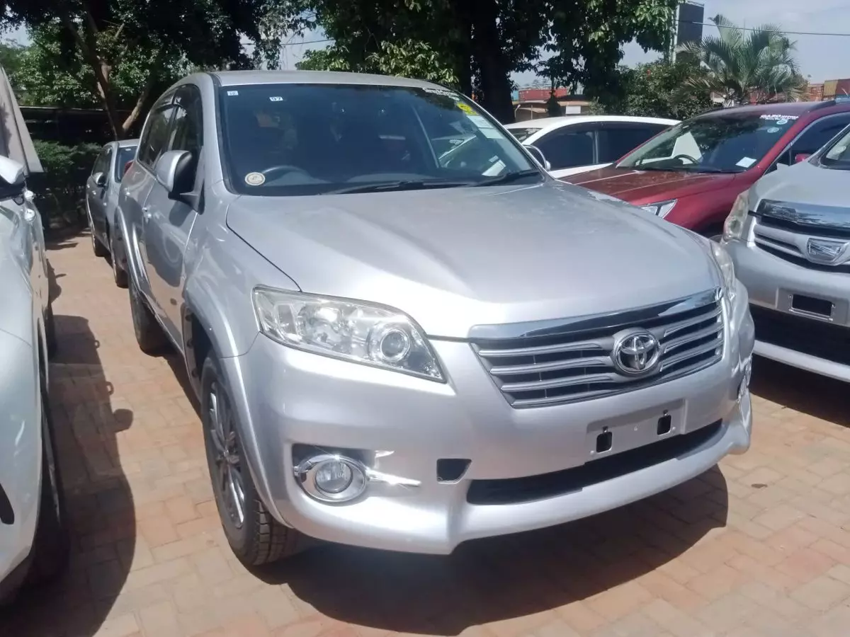 Toyota Vanguard    - 2012