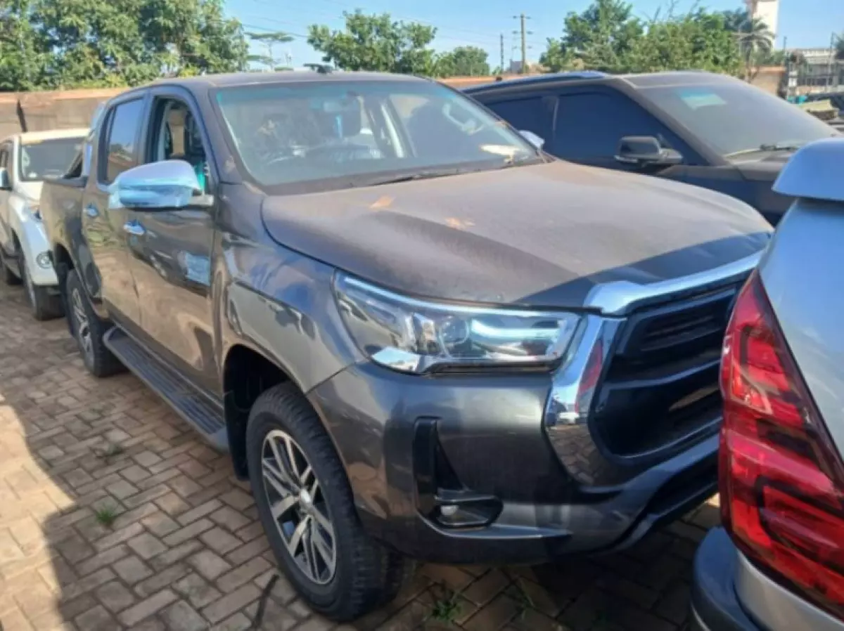 Toyota Hilux   - 2018