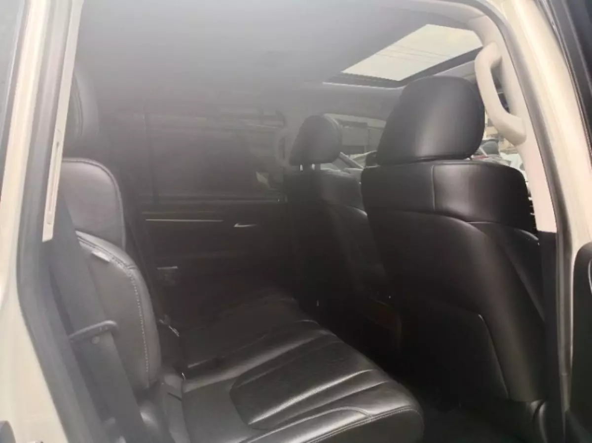 interiorFront
