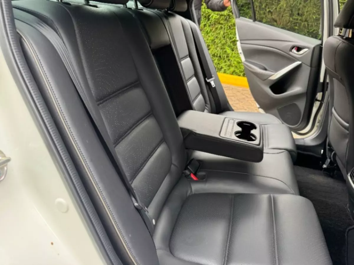 interiorBack