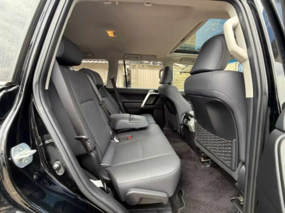interiorBack