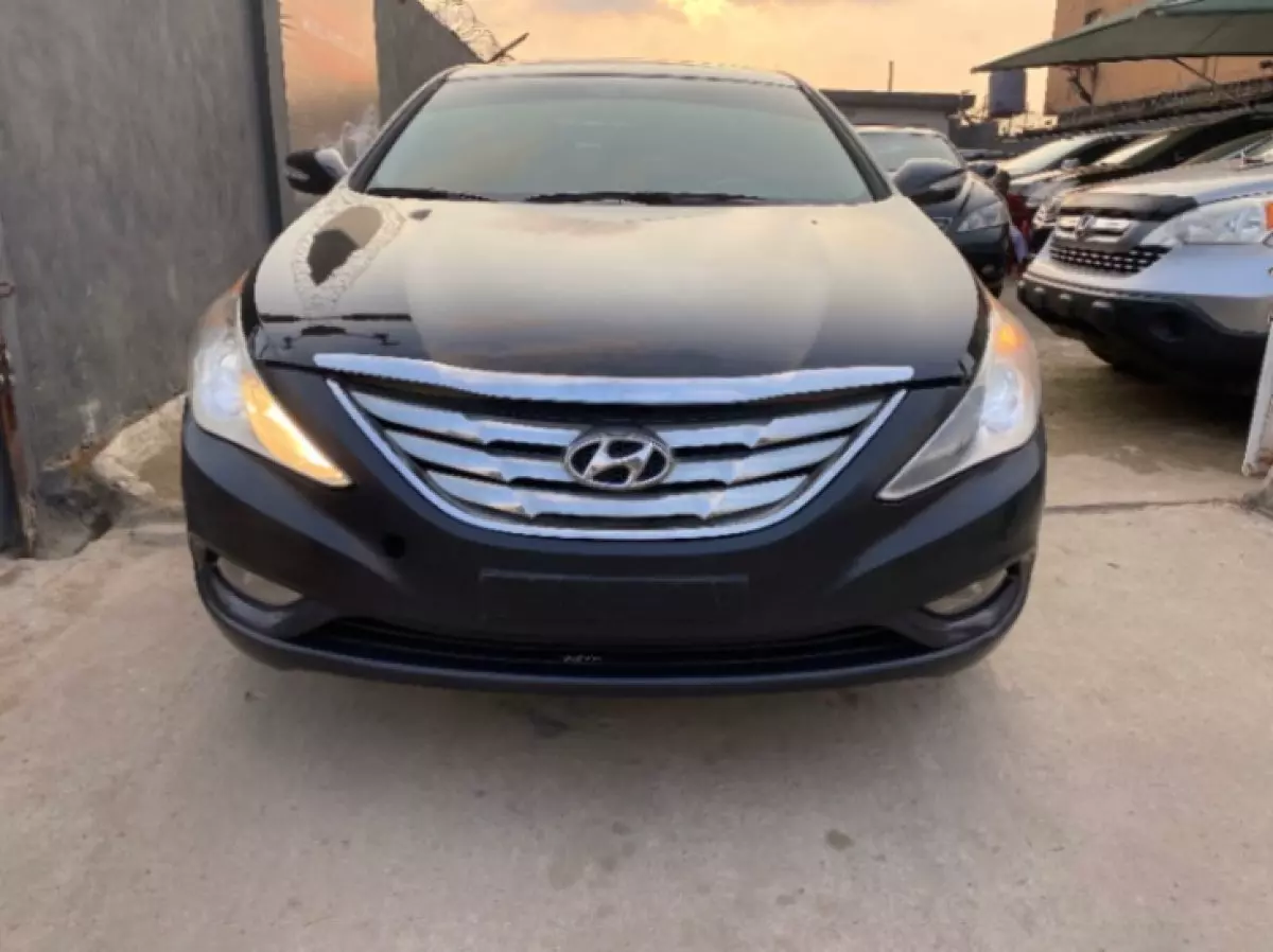 Hyundai Sonata - 2011
