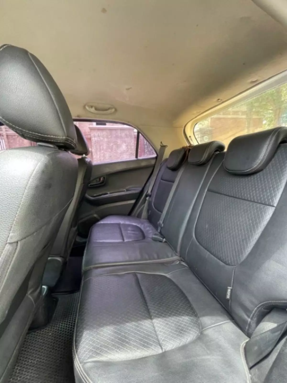 interiorBack