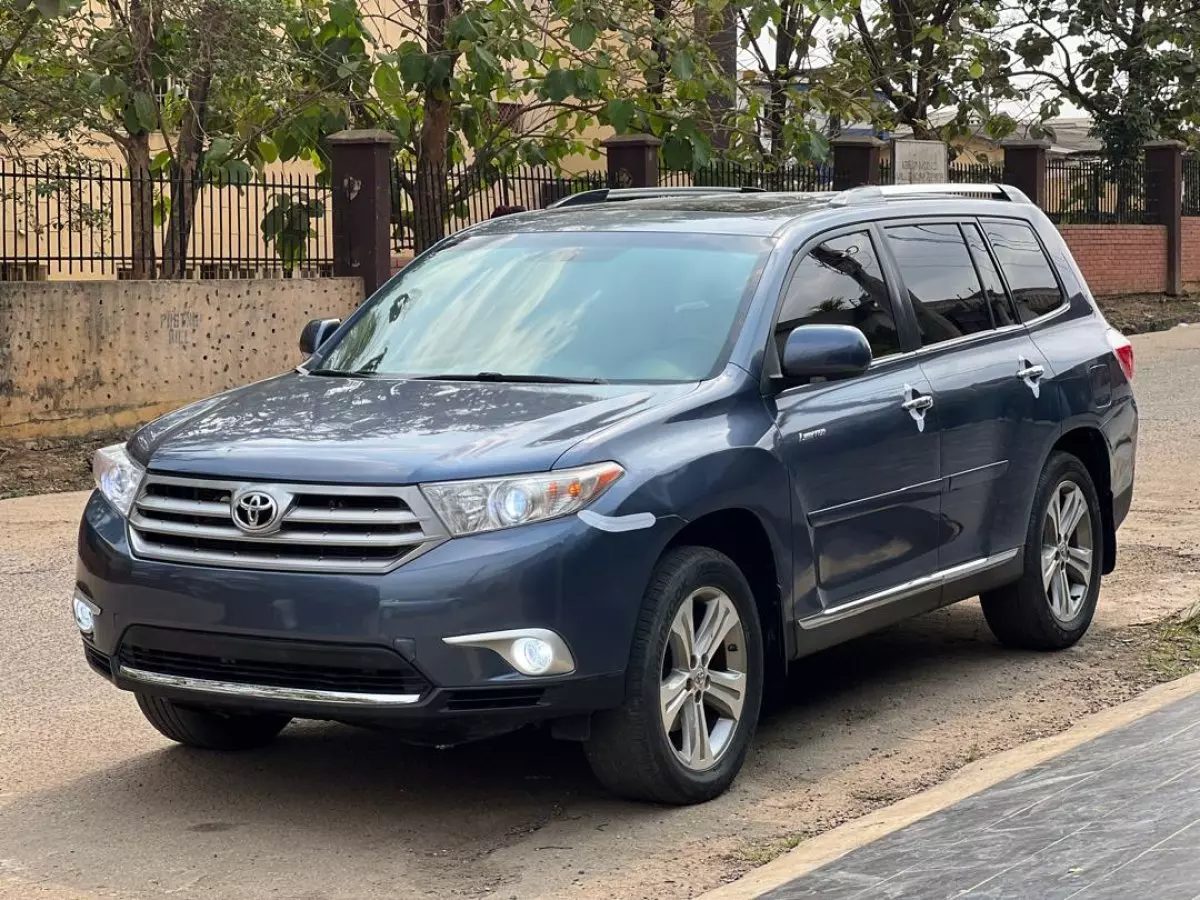 Toyota Highlander - 2011