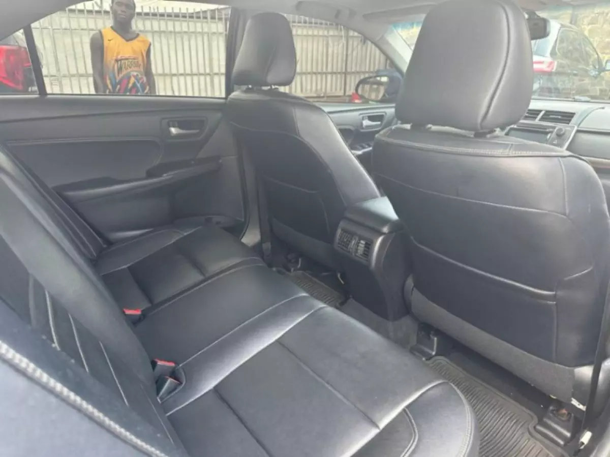 interiorBack