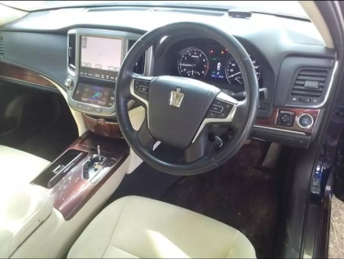interiorFront