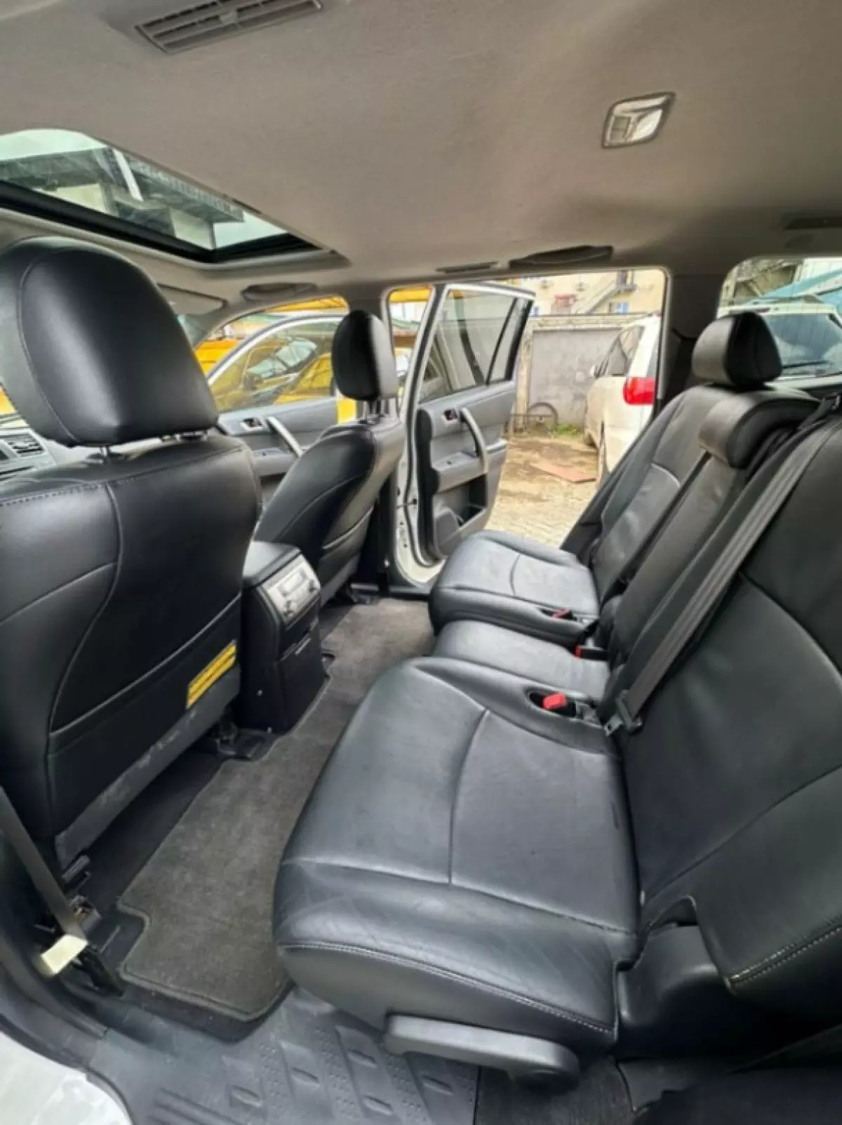interiorBack