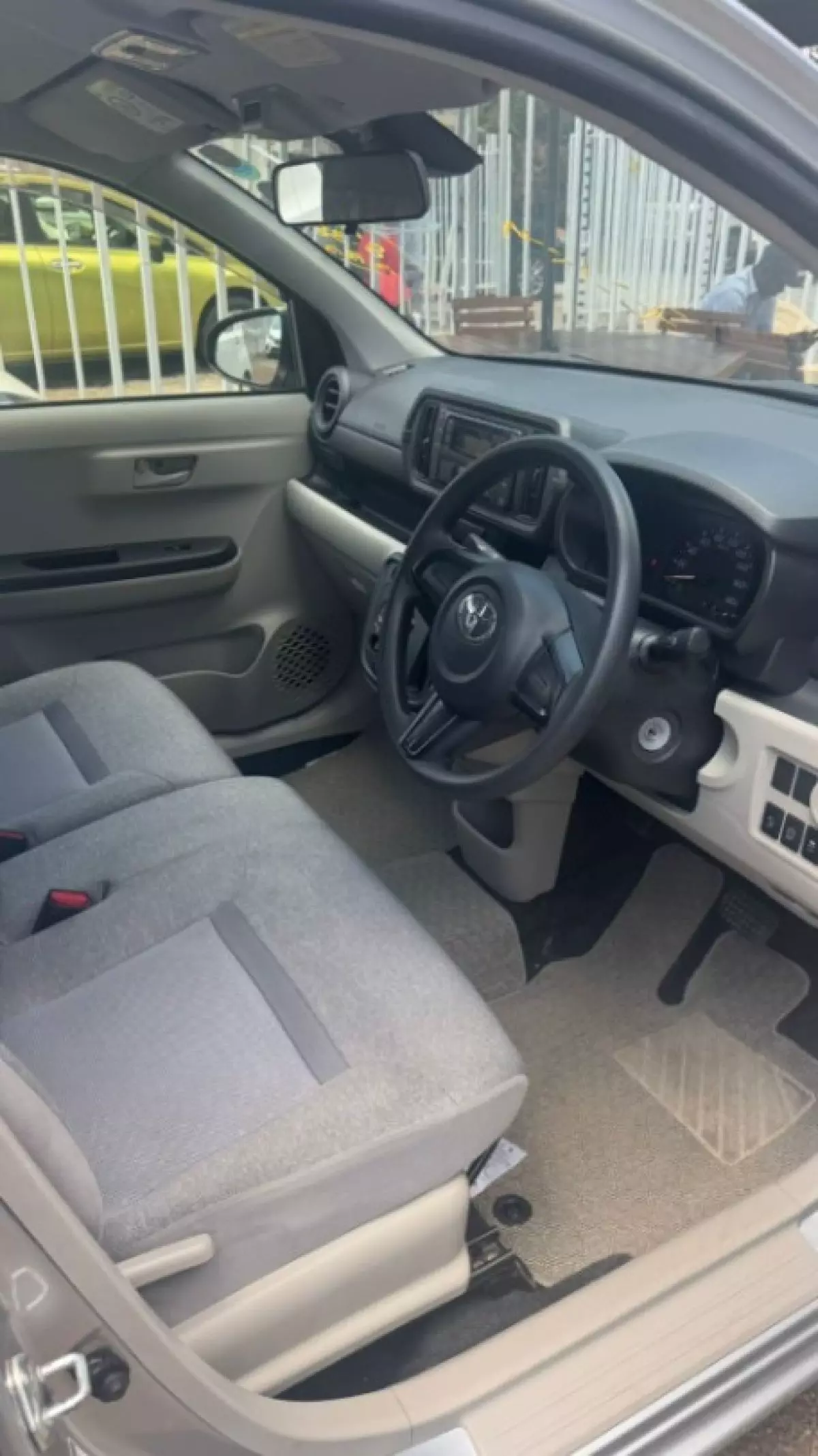 interiorFront