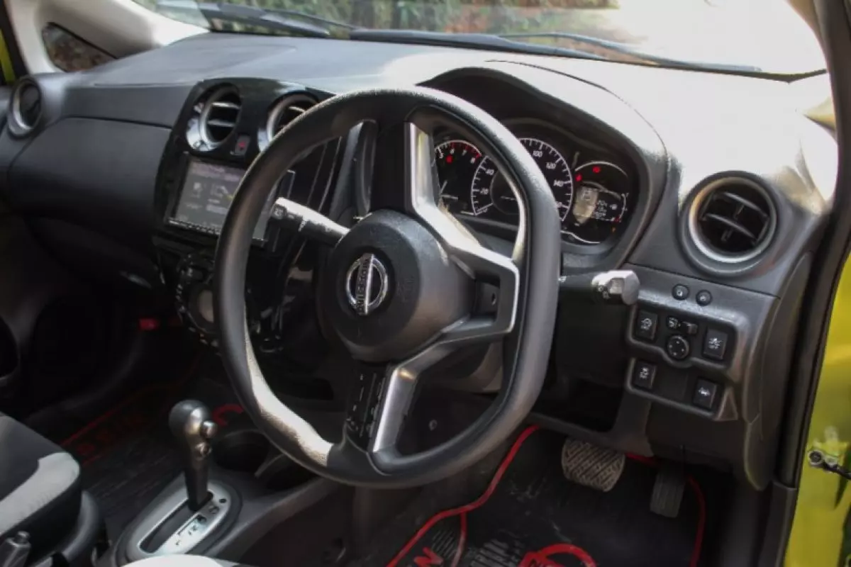interiorFront