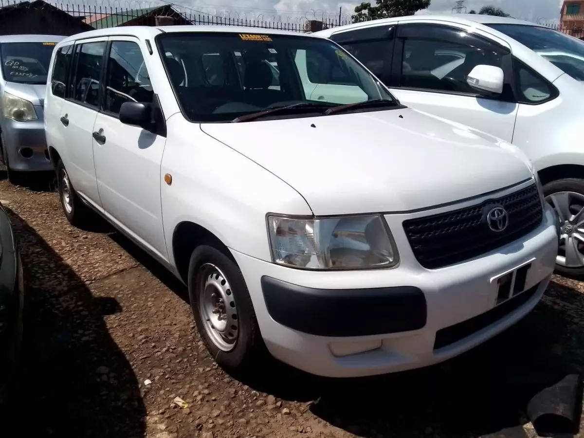 Toyota Succeed  - 2010