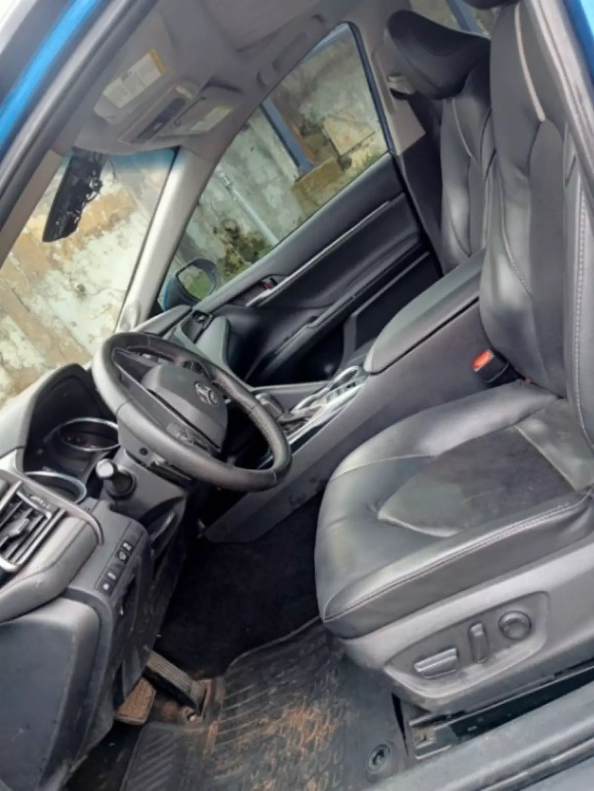 interiorFront
