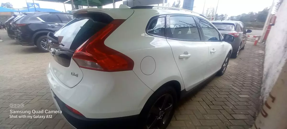 car Right Back