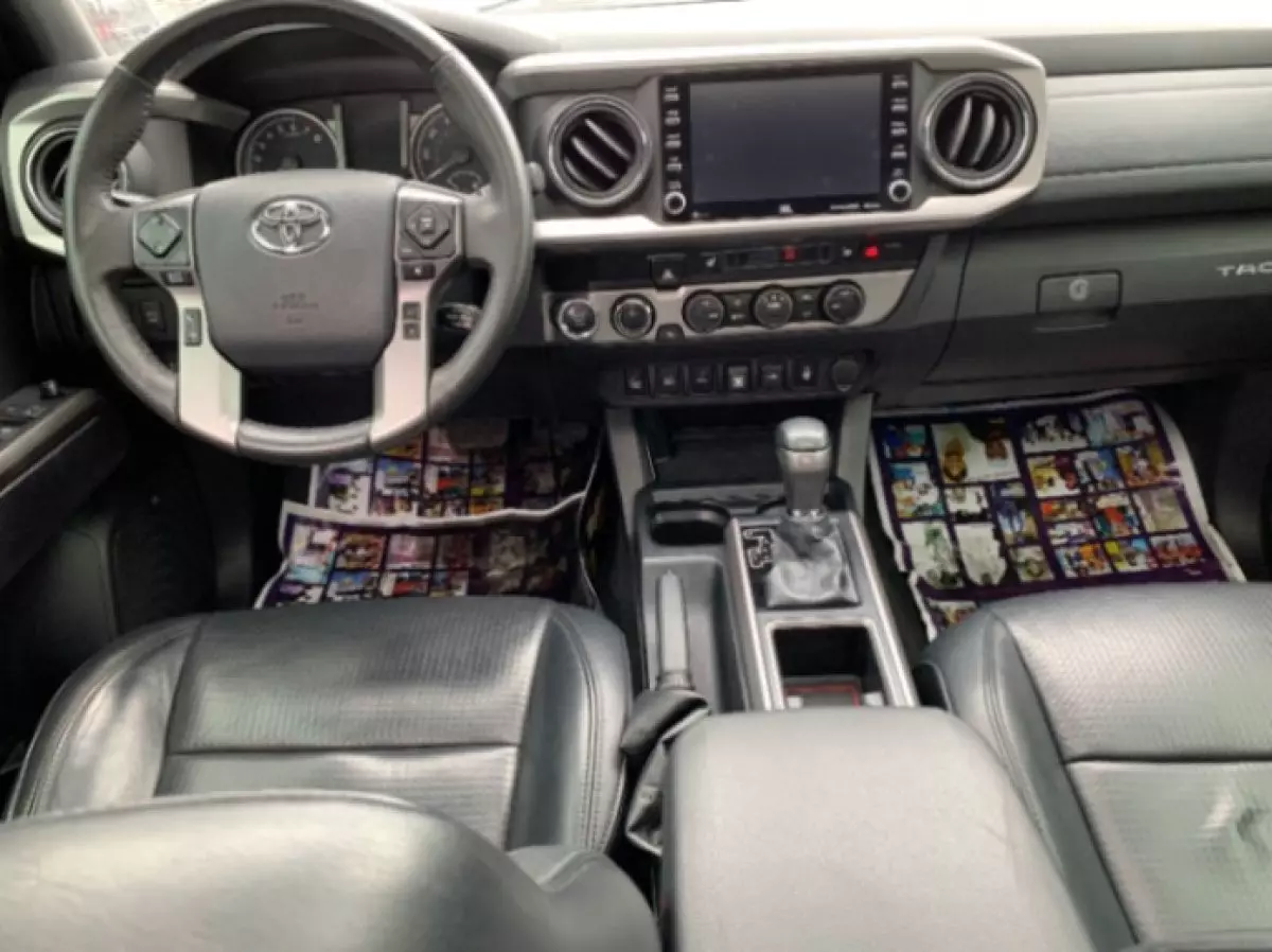 interiorFront