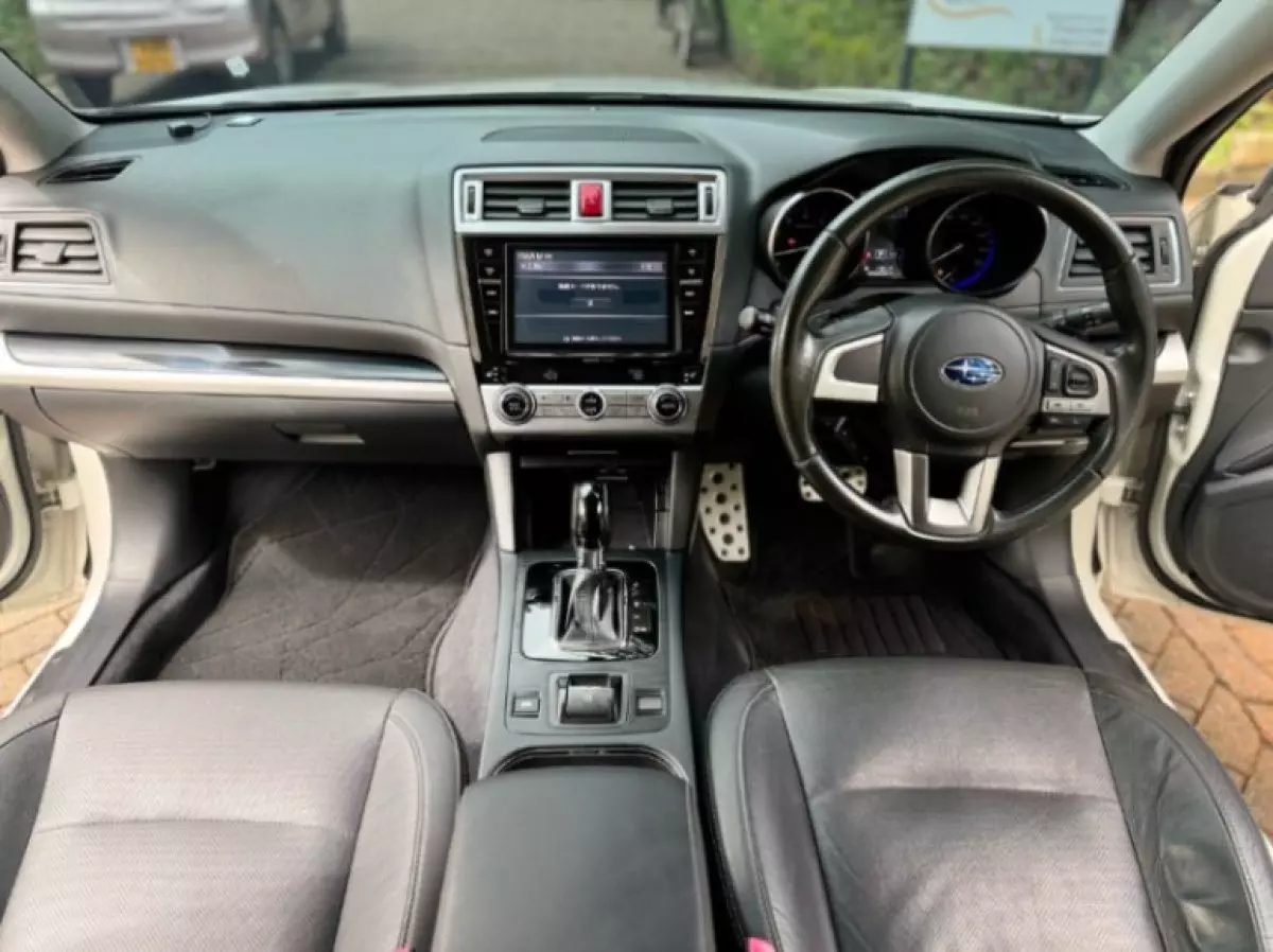 interiorFront