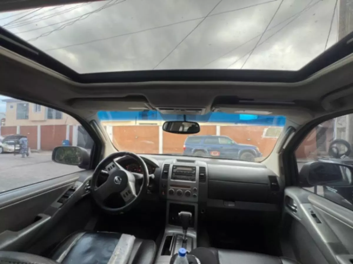 interiorFront
