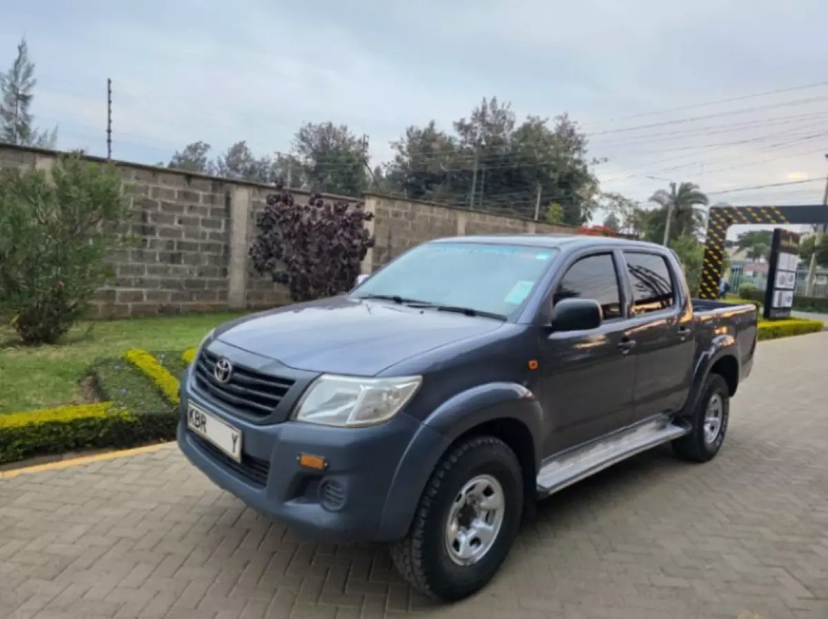 Toyota Hilux - 2013
